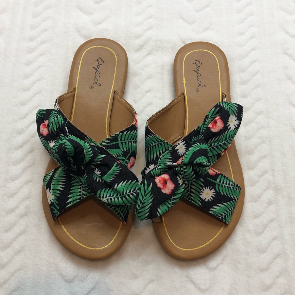 💗 *NWOT* Forever 21 - Womans Tropical Sandals w/‎ Bows